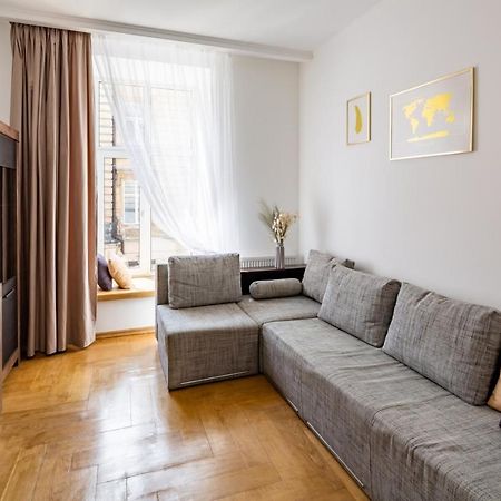 Three Bedroom Apartment On Rynok Square Lviv Luaran gambar